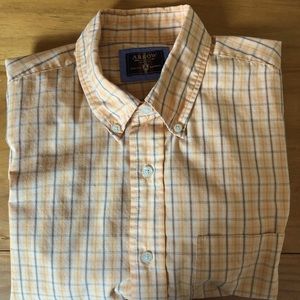 Short sleeve button down shirt